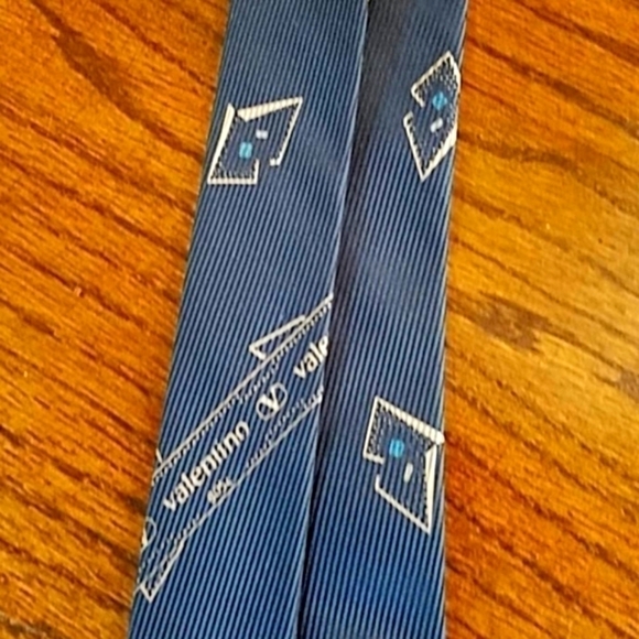 Valentino Repp Vintage All silk Handmade Designer's Italian Blue Men's Necktie - Picture 6 of 7
